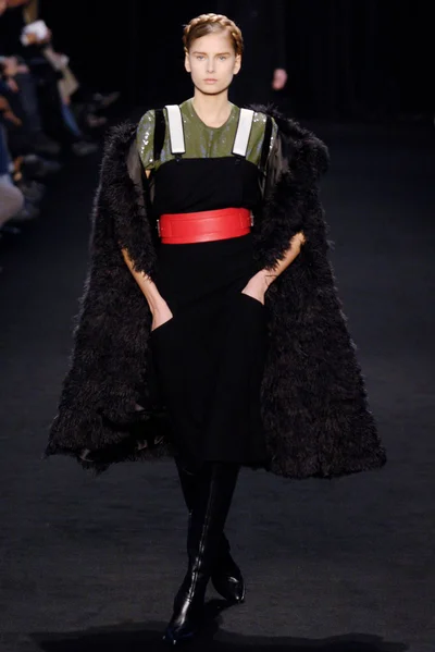 Look 28